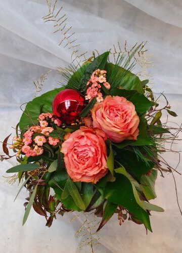 Strauss, weihnachtlich (Rosen)