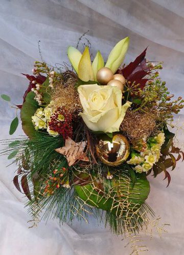 Strauss, weihnachtlich (Amaryllis, weiß)